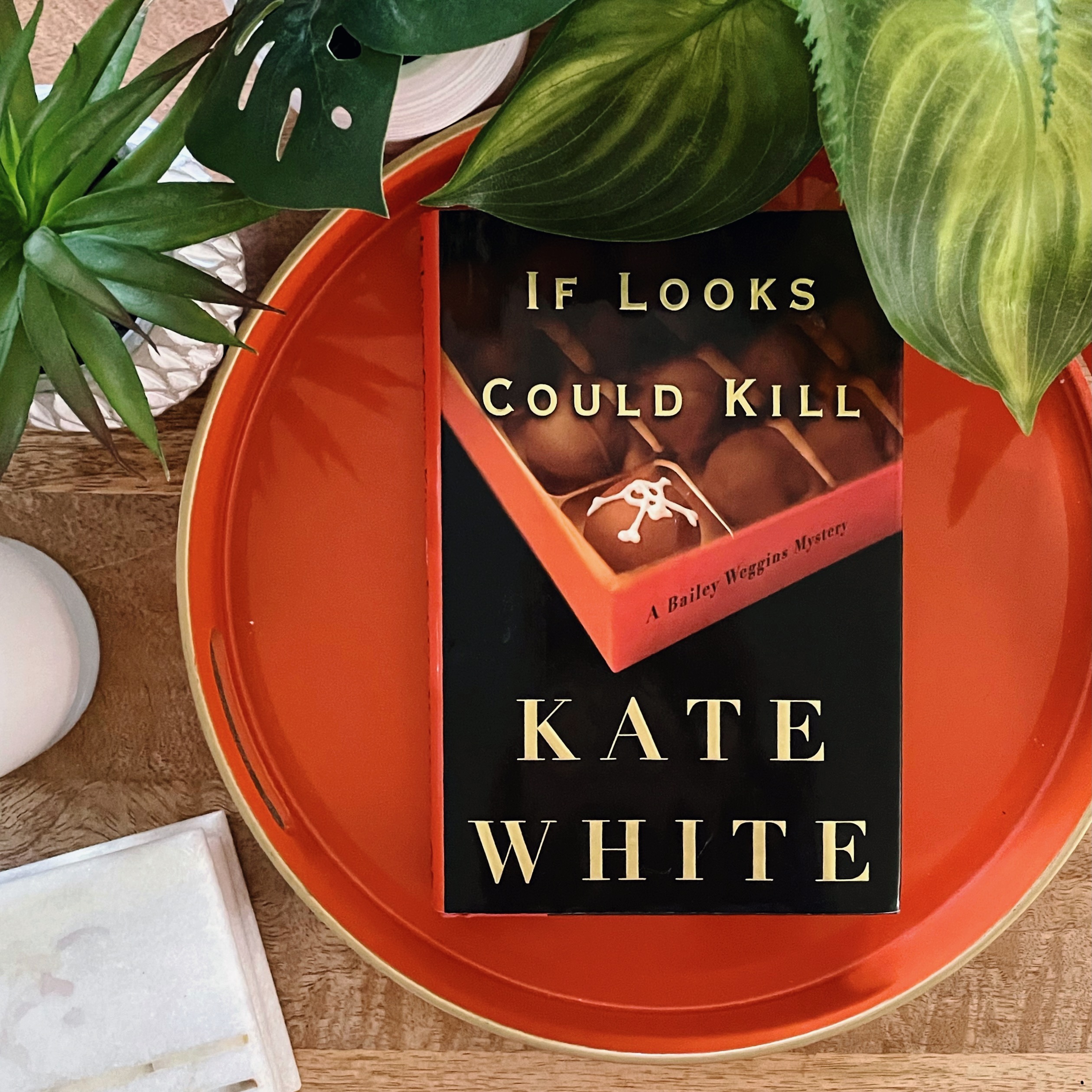 Book Review: If Looks Could Kill | Kate White | Bailey Weggins #1