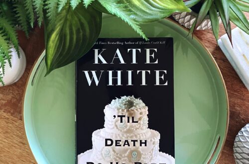 Til Death Do Us Part is part of Kate White's Bailey Weggins series, a mystery series with a female journalist as the amateur detective; the book is black with a wedding cake on the cover